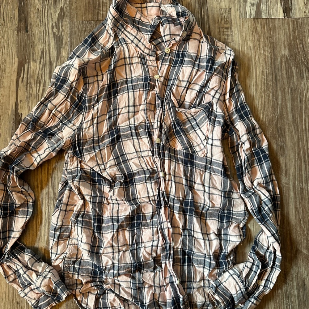 Medium Aeropostale Pink and Black Plaid Shirt